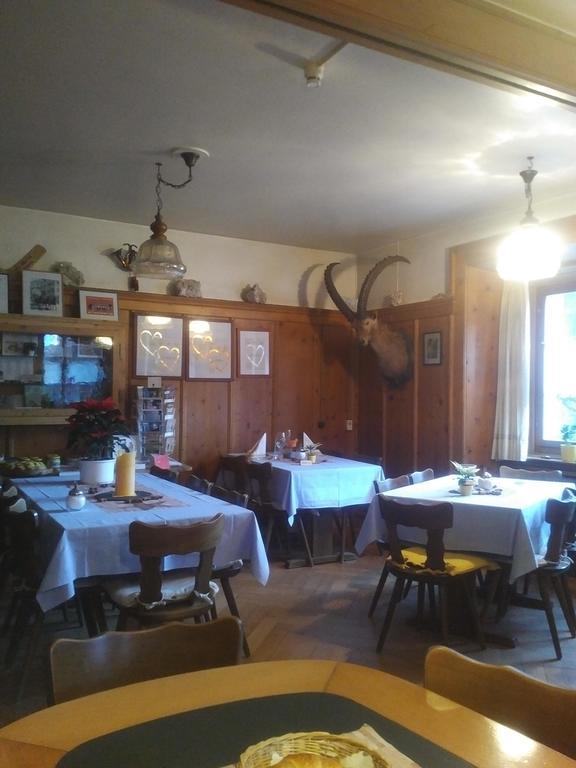 Gasthaus Alte Post Zillis Buitenkant foto